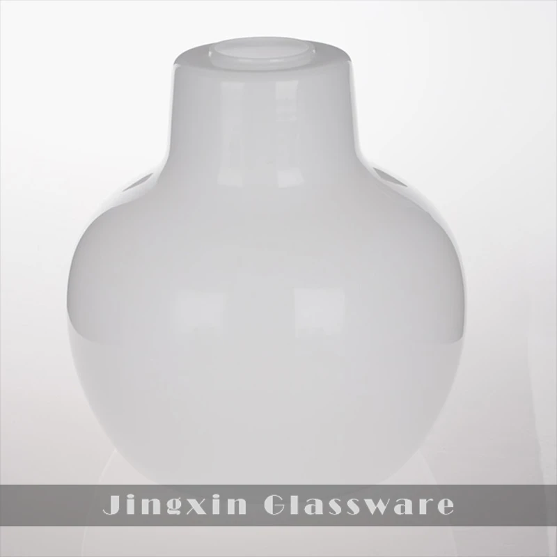 Opálově bílý kulatý skleněný kryt osvětlení