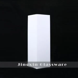 Bílý matný obdélníkový skleněný stínidlo